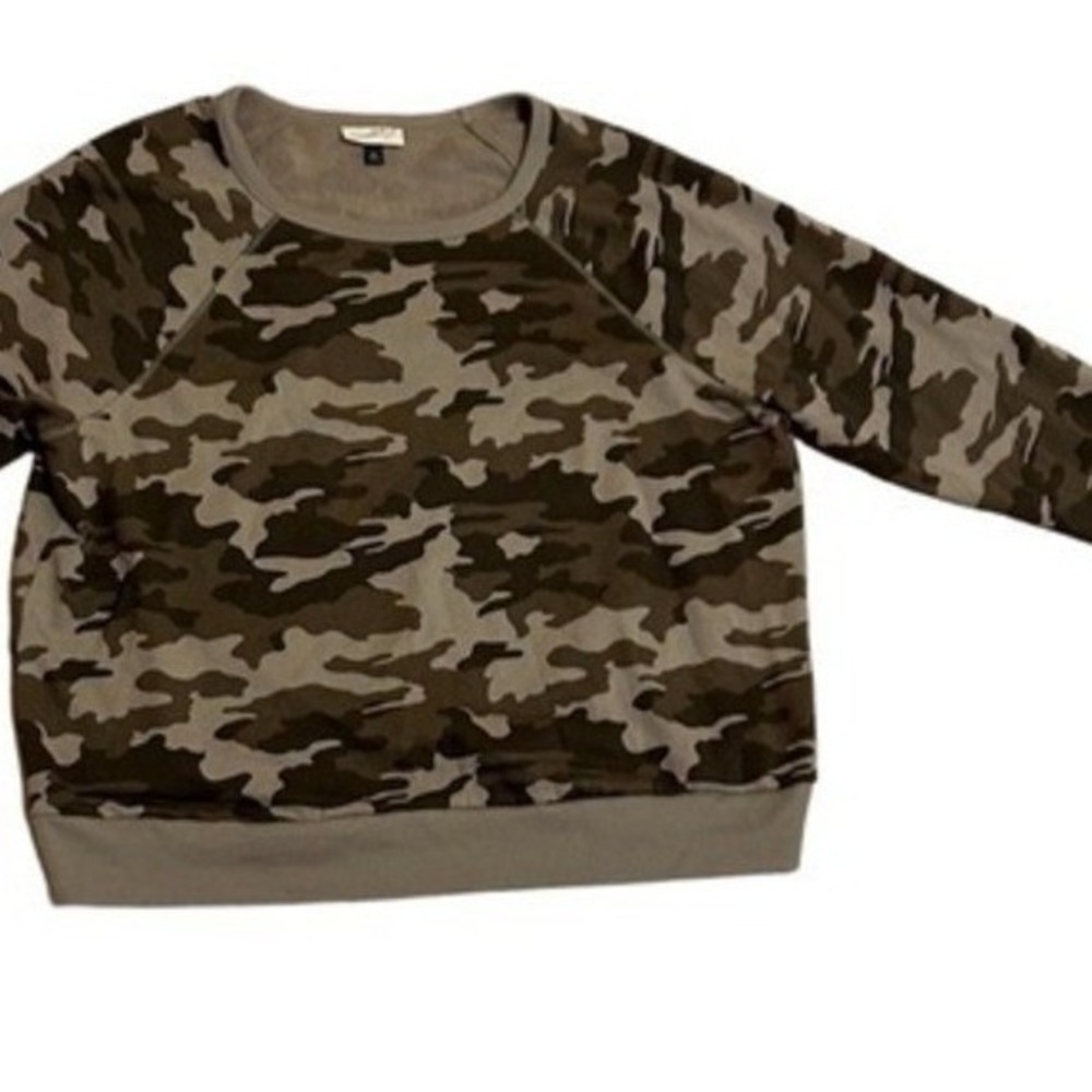 Universal Threads Ladies grunge Sz XXL cropped camo sweatshirt casual comfort